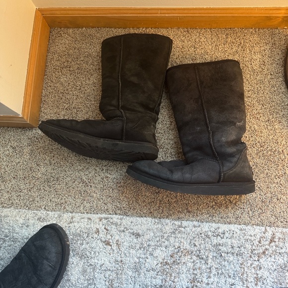 UGG Tall Black Suede Boots good condition some salt marks from snow - Picture 3 of 4